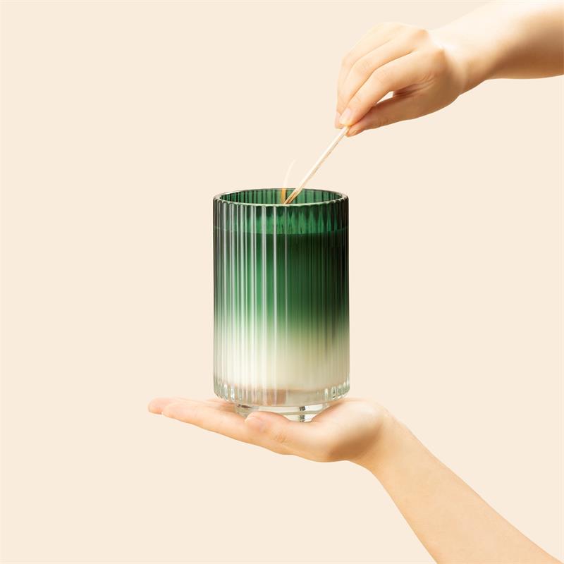 Amélie - Pomegranate & Pine 19oz Candle Candles 2_17_758e84e3-eb39-47b5-b46c-4134117e78c6 La Jolie Muse