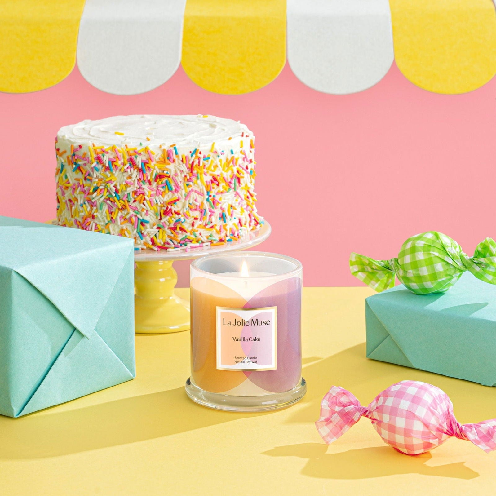 Roesia - Vanilla Cake 9.9oz Candle Candles Roesia_-_Vanilla_Cake_9.9oz_Candle-5656853 La Jolie Muse