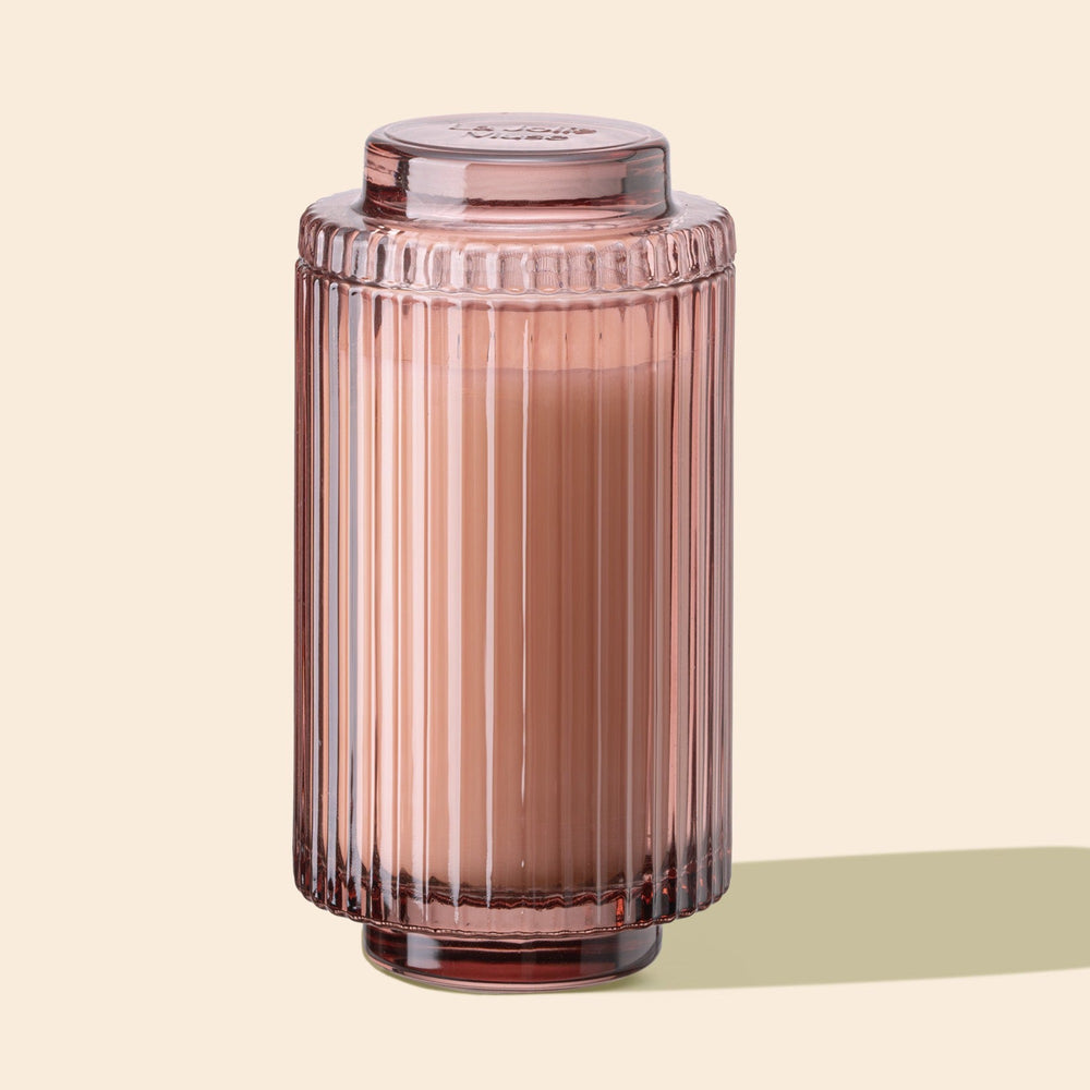 Product Shot of Amélie - Santal Rosé 19oz candle in the middle