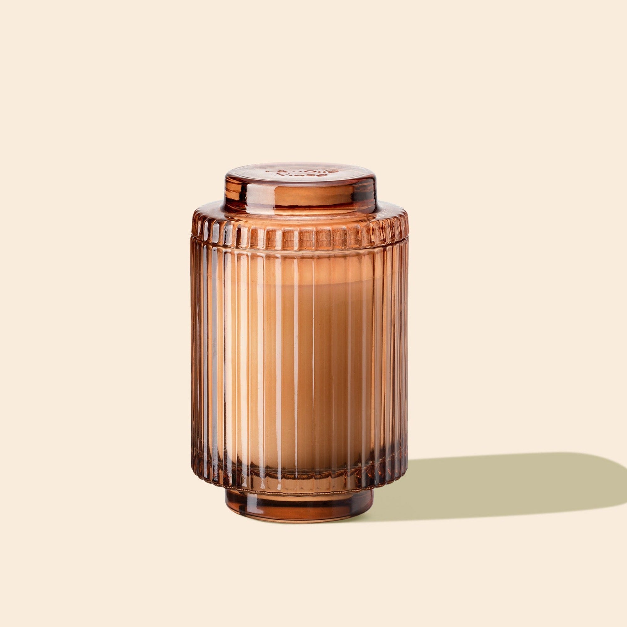 Product Shot of Amélie - Sylvan Figue 7oz candle in the middle