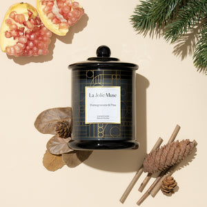 Roesia Scented Candle - Pomegranate & Pine